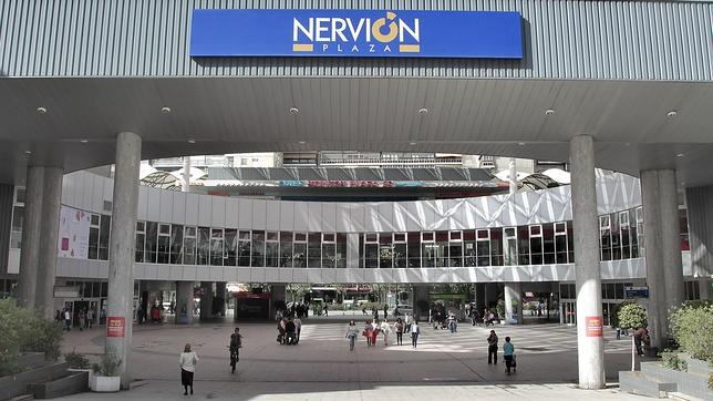 Muere la limpiadora agredida tras sorprender a un ladrón en el centro comercial Nervión Plaza