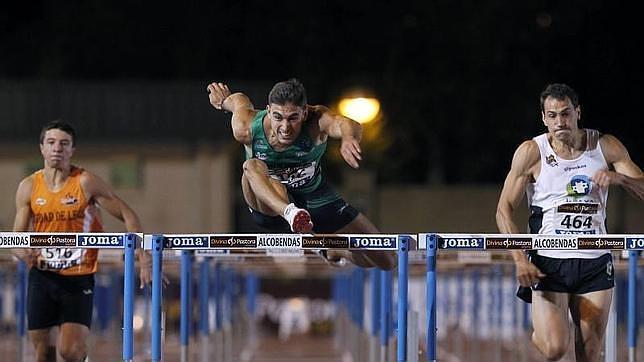 Javi López corre en 13.64 y vence en Vitoria