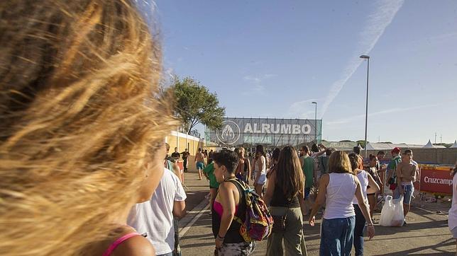 Vecinos de Costa Ballena denuncian al festival Alrumbo