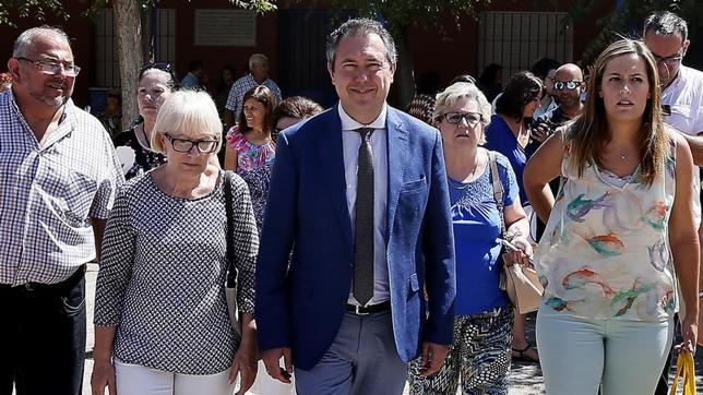 El alcalde Juan Espadas defiende que Sevilla «no se va a quedar sin baloncesto»