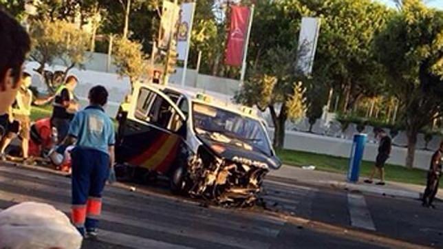 Heridos tres policías nacionales en Marbella al ser embestidos por otro coche