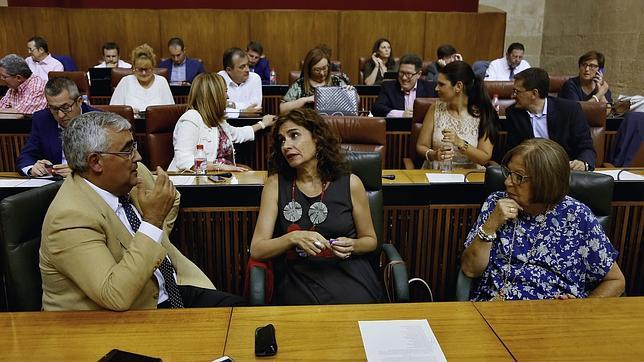 En qué centran su actividad política los diferentes partidos del Parlamento andaluz