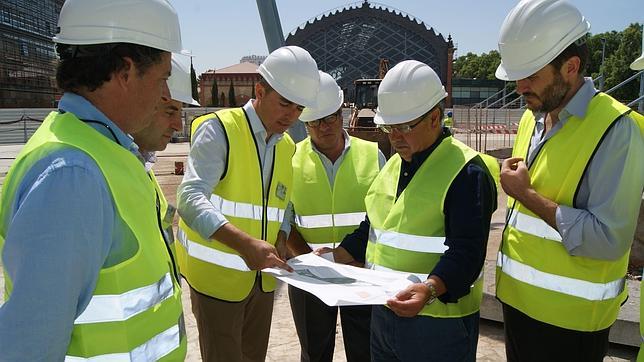 Zoido destaca que la obra del Mercadona de Plaza de Armas creará 200 puestos de trabajo