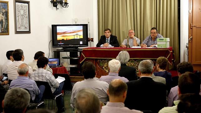 Las cofradías hablarán en asamblea de los problemas con el Ayuntamiento