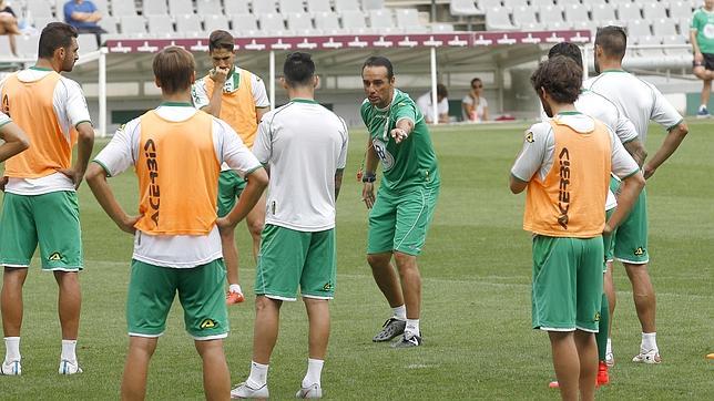 Revolución en la convocatoria para recibir al Lugo