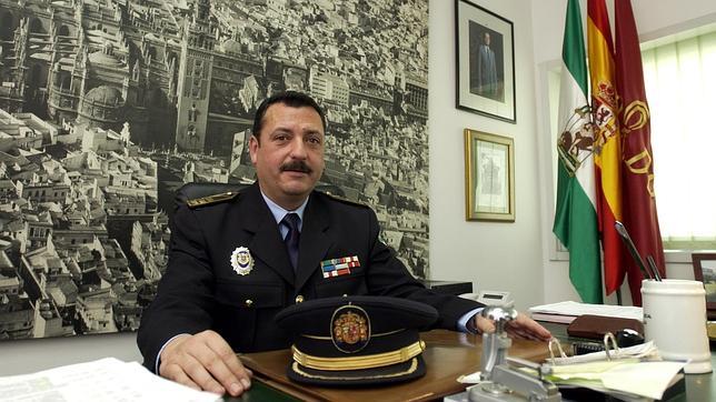 El superintendente Juan José García, en su despacho