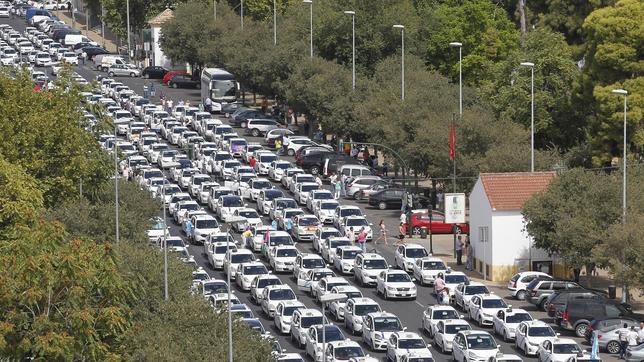 Un juez reconoce al Ayuntamiento su derecho a regular horarios del taxi