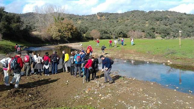 Senderismo como antídoto para sobrellevar la vuelta a la rutina en Utrera