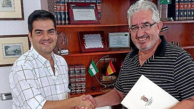 El alcalde de Espartinas anula 18 contratos municipales tras el informe contrario del secretario