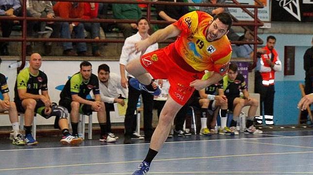 Juanlu, con la camiseta del Villa de Aranda