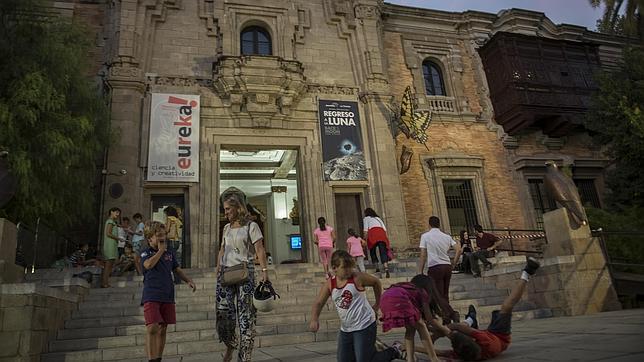 Visitas a los principales monumentos y rutas por Sevilla en la Noche en Blanco