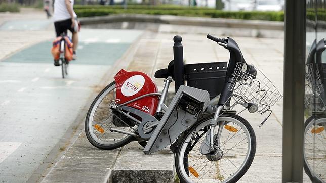 A prisión seis meses por robar una bicicleta de Sevici