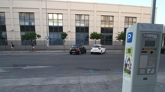 Espadas incumple su palabra con la zona azul en Pirotecnia, según los alumnos