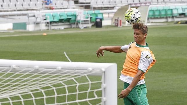 La tentativa de asomarse arriba lleva trampa