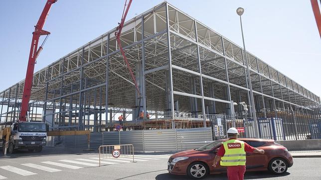 Cinco grandes obras a un ritmo desigual