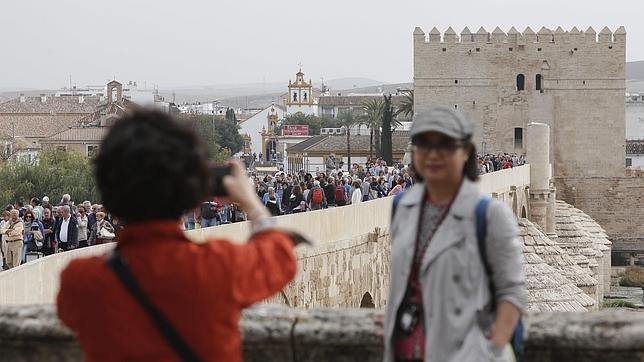 Los hosteleros, contentos con el Puente