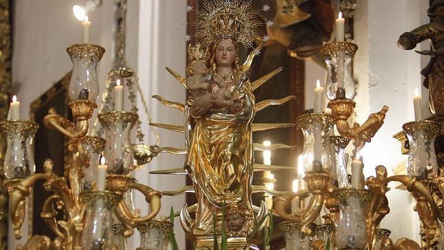 La junta de gobierno de la Virgen de Linares presenta su dimisión en bloque