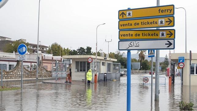 Inundación de la entrada al puerto de Motril
