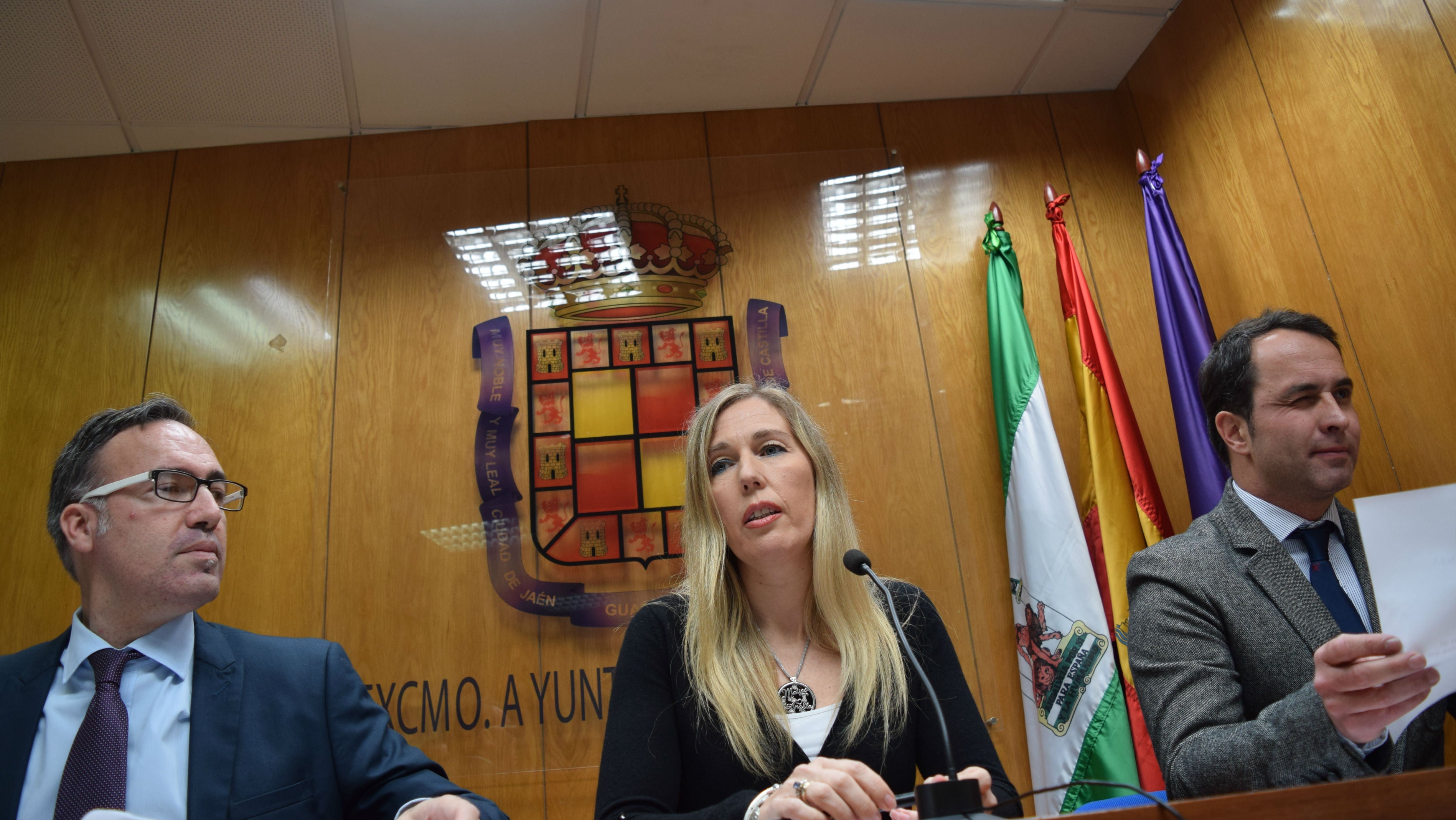 La ex portavoz de Ciudadanos en Jaén orienta a los ex ediles de Benalmádena sobre los pasos a seguir como no adscritos