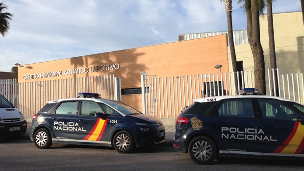 Fallece una menor en la piscina municipal de Montequinto
