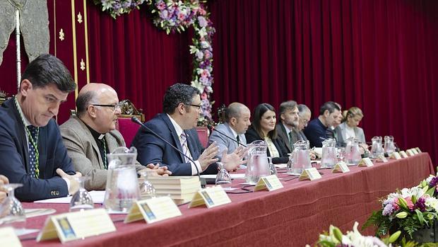 Juan Ignacio Reales, presidente de la Matriz almonteña da la bienvenida a las 117 filiales.