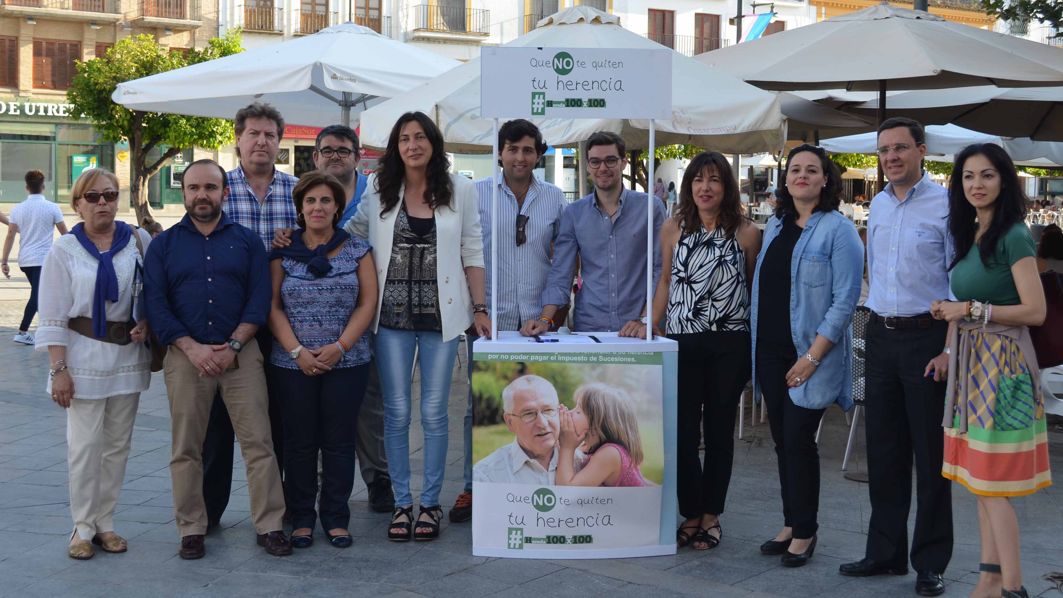 Los representantes del PP en su visita a Utrera/ C.L.