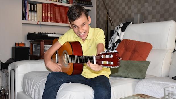 Adrián Martín, el «niño milagro» que dio el salto de YouTube a los Grammy