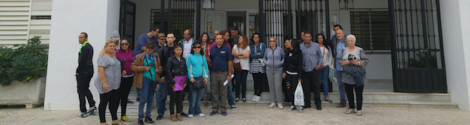 Los vecinos se han reunido a las puertas del Ayuntamiento