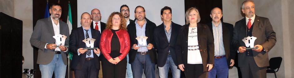 Cayetano Rivera con los premiados de este años en la Gala del Turismo y las autoridades