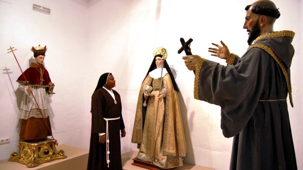 Las clarisas de Carmona atesoran un intersante patrimonio, parte del cual sacan estos días a la luz
