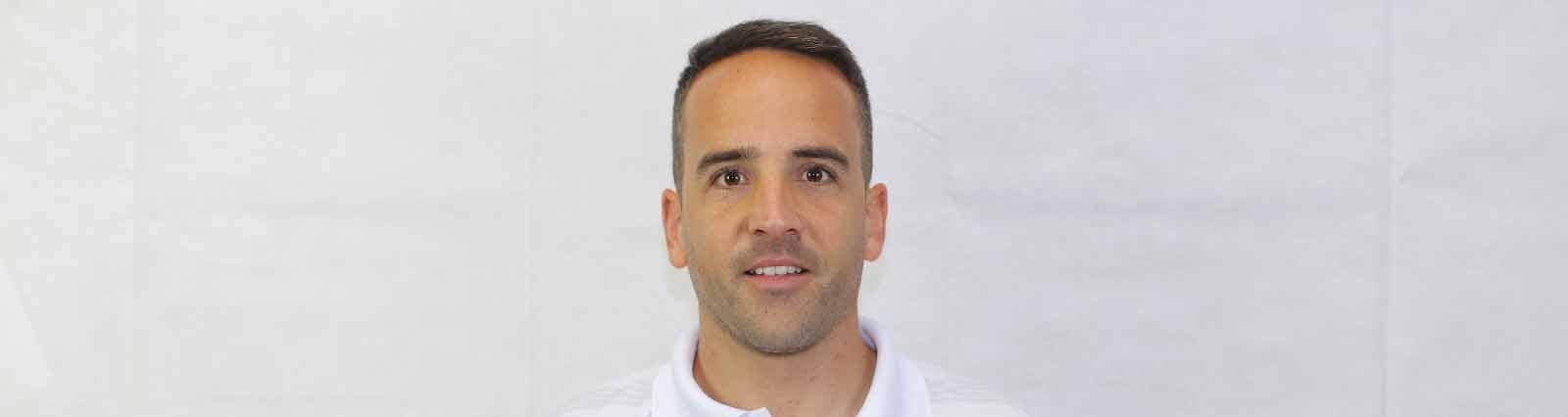 Eloy Ramírez es el entrenador asistente del Club Melilla Baloncesto
