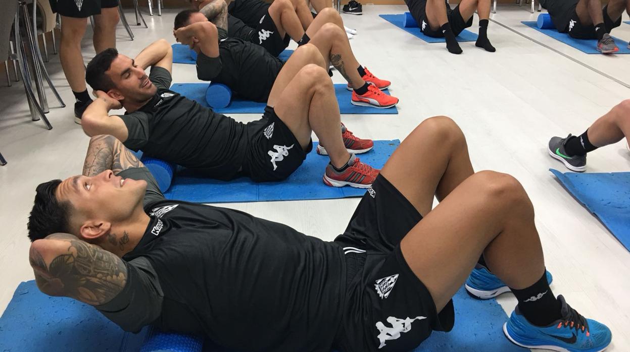 Alfaro, en uno de los entrenamientos del Córdoba en Los Ángeles de San Rafael (Segovia)