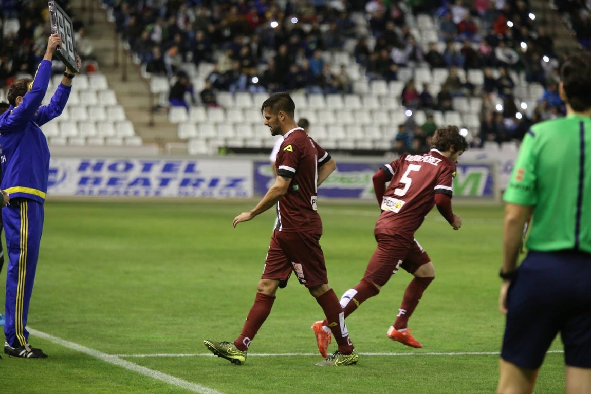 El CCF sigue líder pese a la derrota. Jona y César Díaz marcaron los goles del Albacete en la segunda mitad