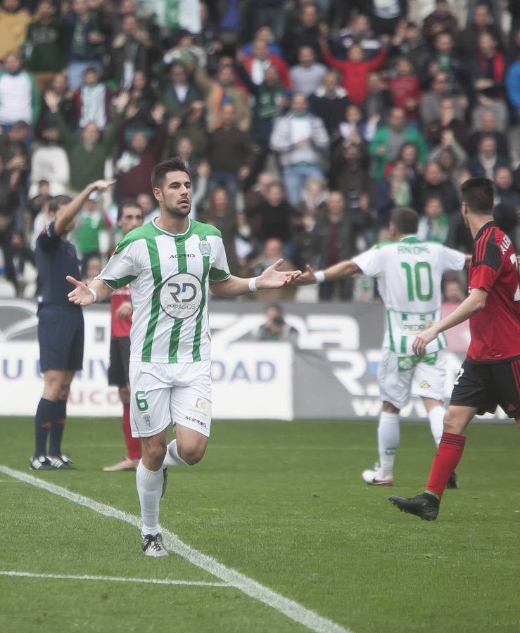 Derrota blanquiverde en El Arcángel (1-2). La lluvia ha sido una de las protagonistas de un vistoso partido entre el Córdoba y el Mirandés