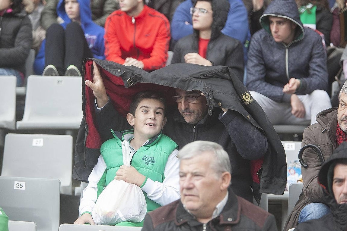 Las gradas en el partido contra el Mirandés
