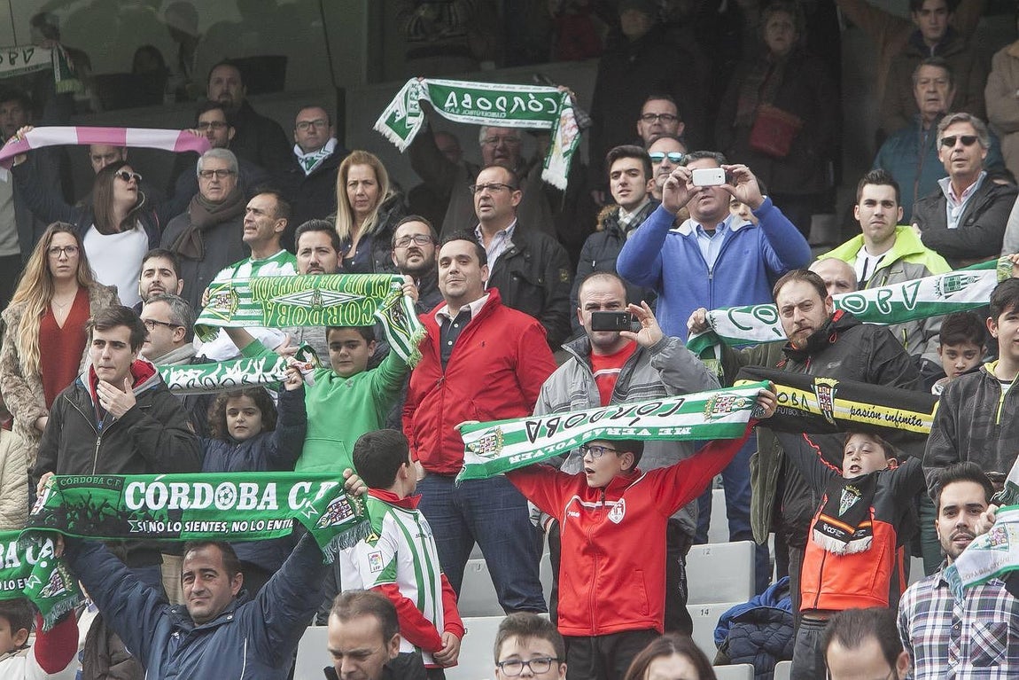 Las gradas en el partido contra el Mirandés