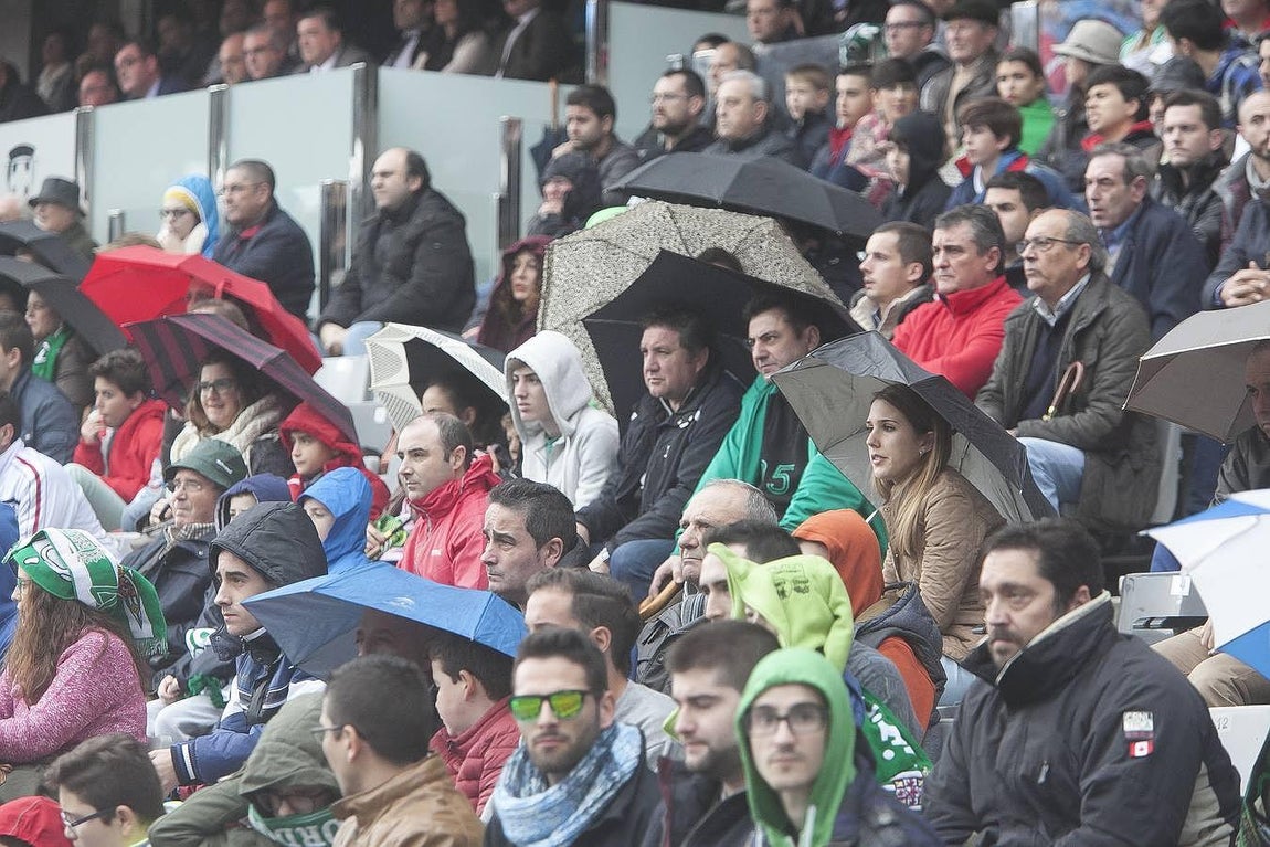 Las gradas en el partido contra el Mirandés
