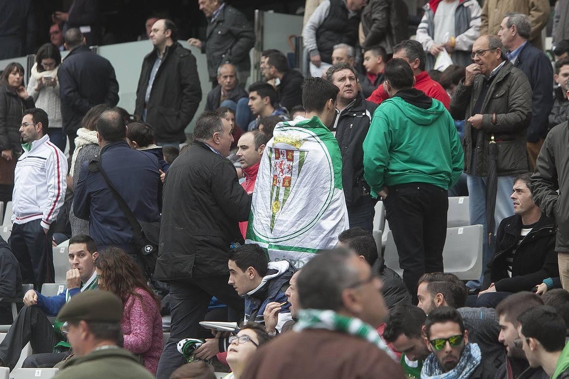 Las gradas en el partido contra el Mirandés
