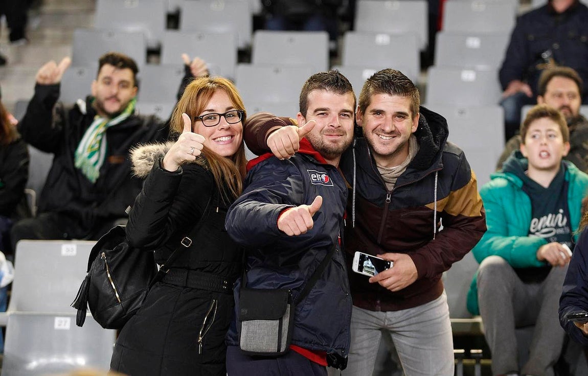 En imágenes, el ambiente en la grada de El Arcángel