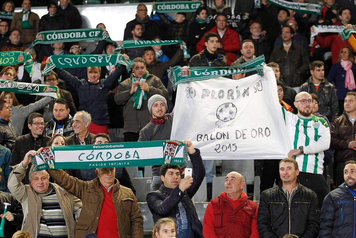 En imágenes, el ambiente en la grada de El Arcángel