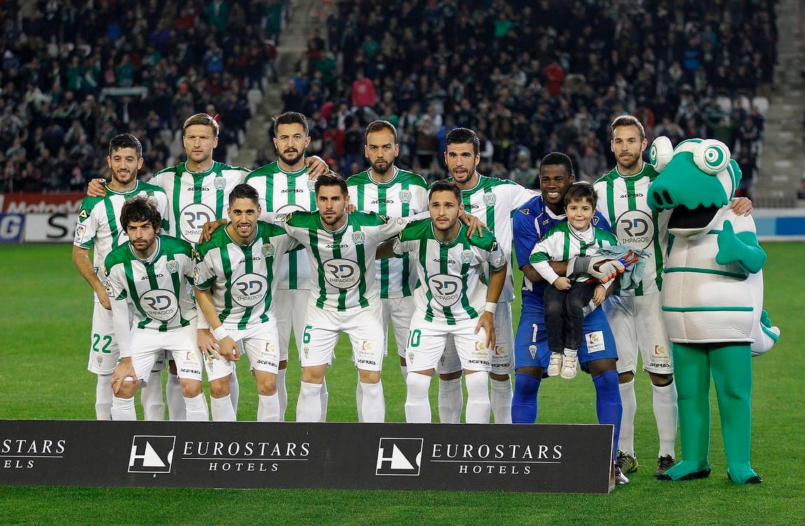 En imágenes, el ambiente en la grada de El Arcángel