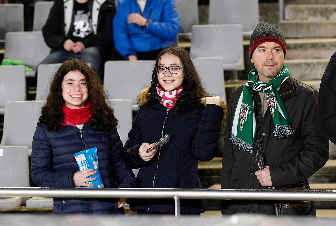 En imágenes, el ambiente en la grada de El Arcángel