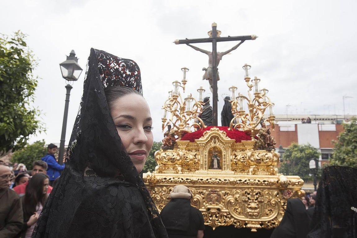 La lluvia obligó al Amor a volver a su templo