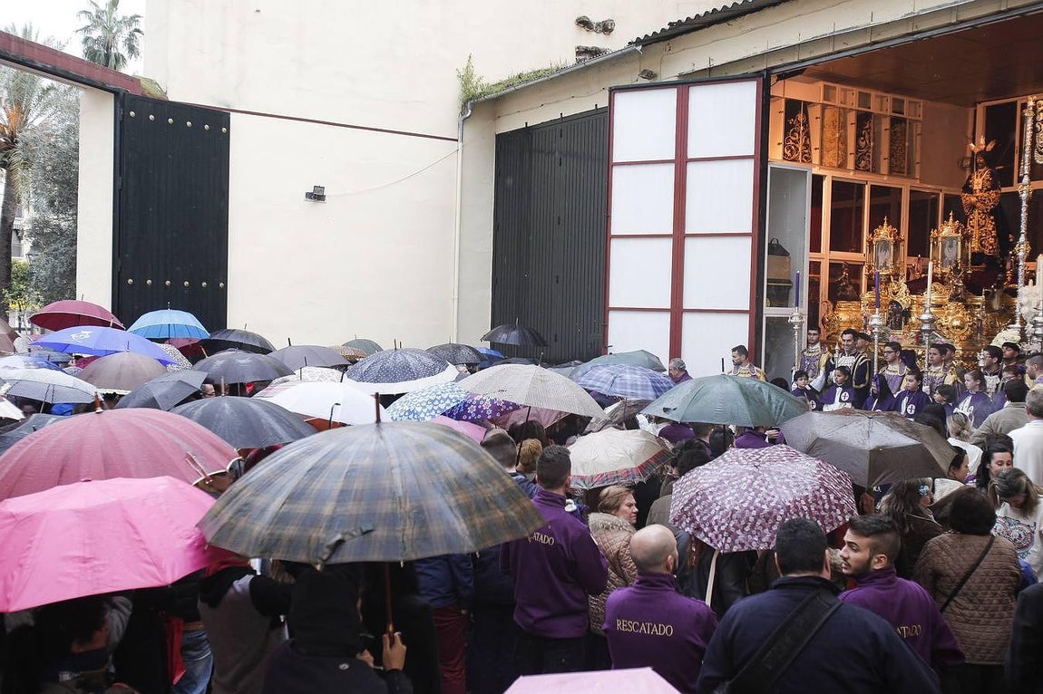 La lluvia impidió al Rescatado salir en estación de penitencia