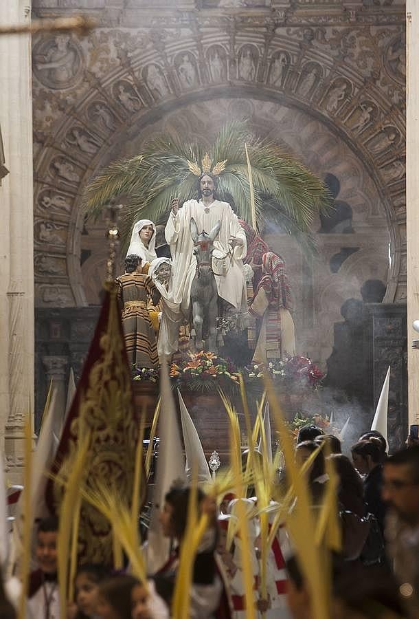 La Borriquita, la primera en salir de la Catedral