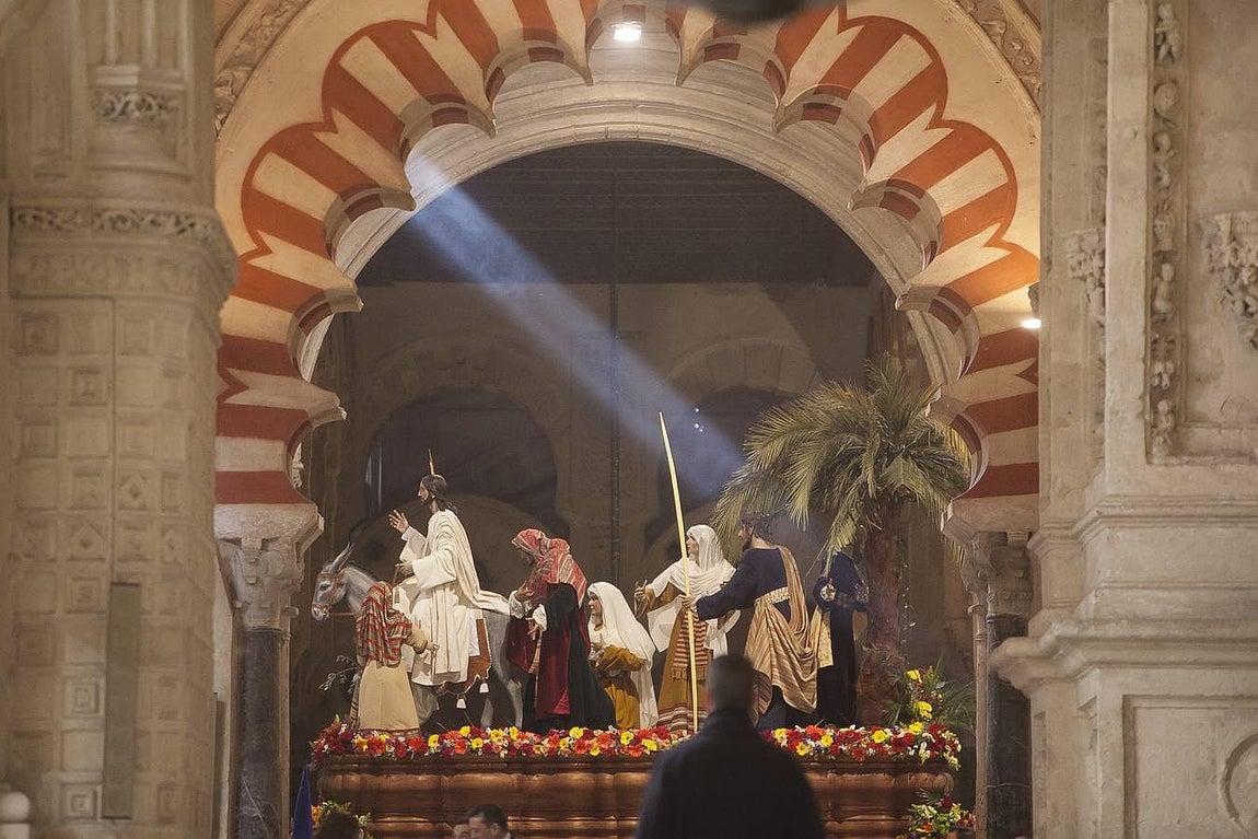 La Borriquita, la primera en salir de la Catedral