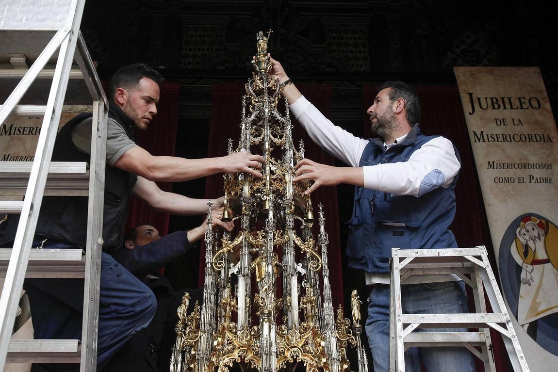 En imágenes, la Custodia de Arfe en el altar de la Catedral de Córdoba