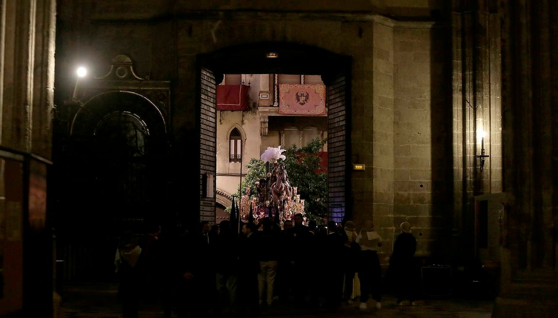 La Madrugada en el interior de la Catedral, por Serrano