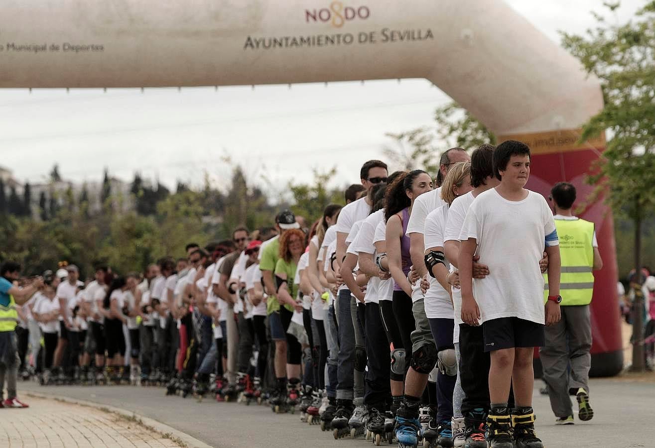 Nuevo récord de patinadores en cadena en Sevilla