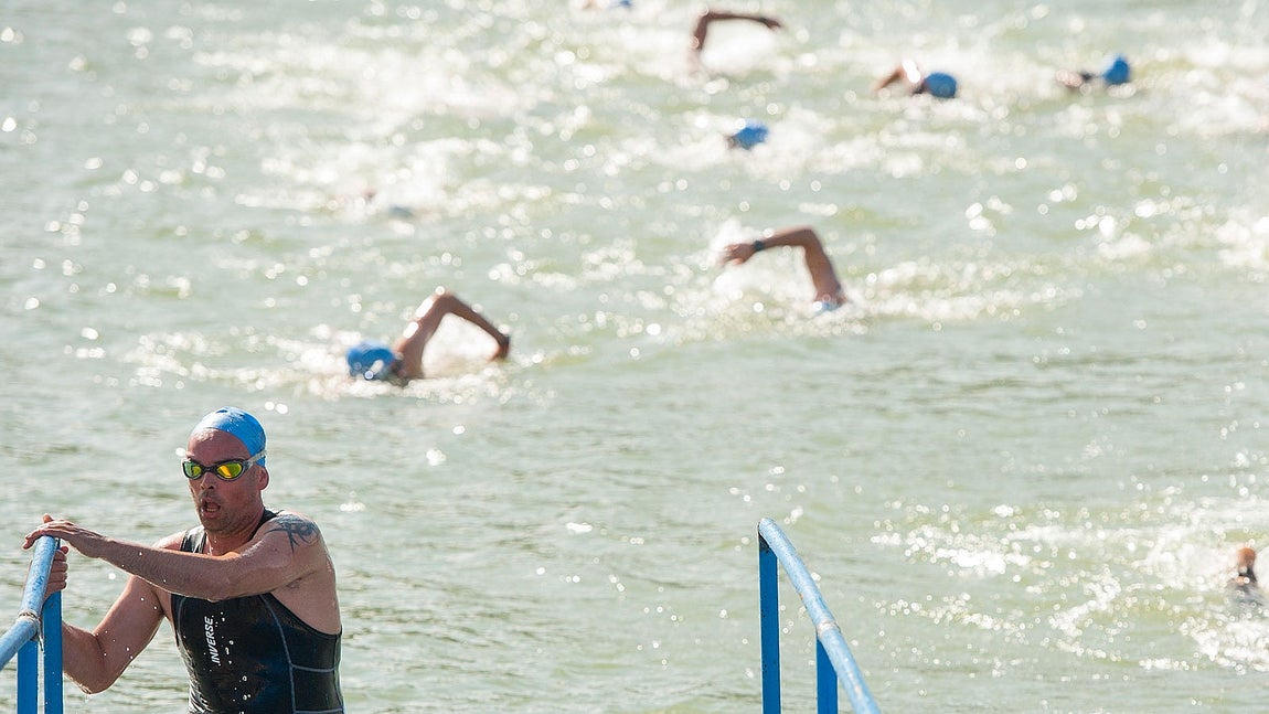 Éxito de participación y público en la XX Triatlón de Sevilla
